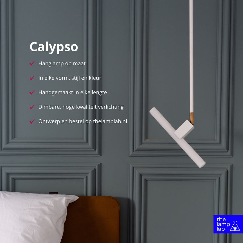 Calypso pendellamp op maat witte hanglamp naast bed